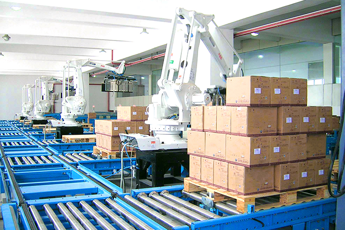 碼垛機(jī)與碼垛機(jī)器人在自動化倉儲中的應(yīng)用